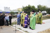 Молебен на начало строительства храма в районе Дубровки
