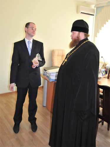 Посещение братией монастыря психоневрологического интерната Встреча с администрацией и персоналом